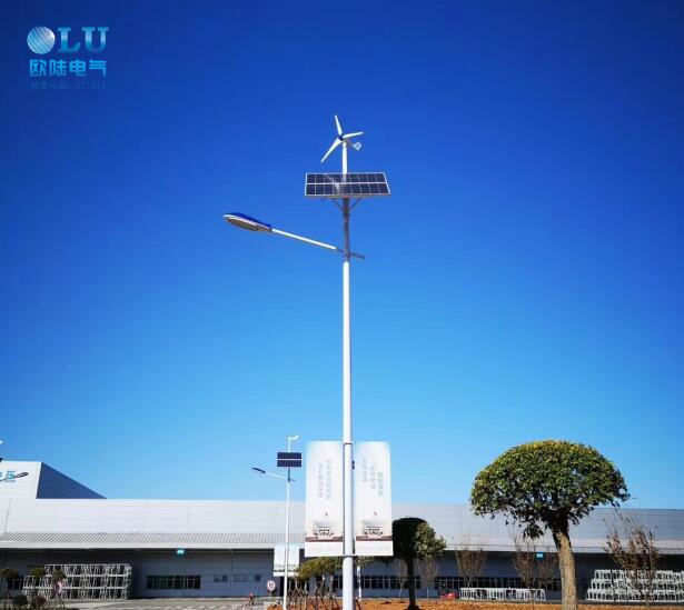 南京歐陸電氣風(fēng)光互補(bǔ)路燈2.jpg